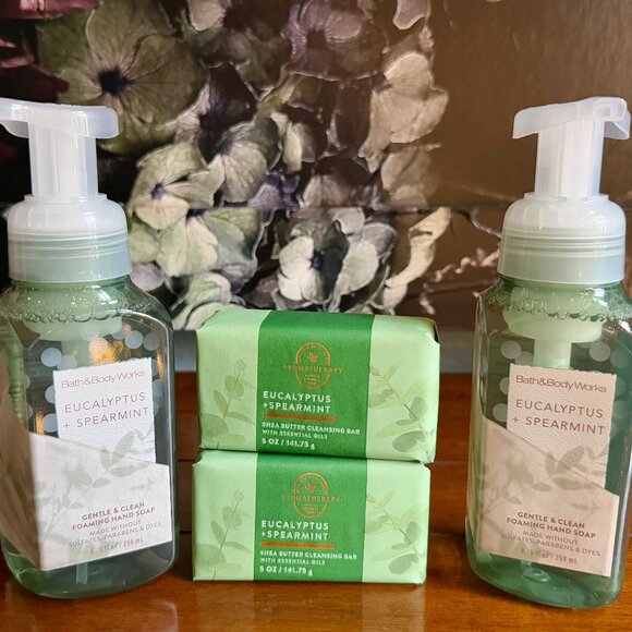 NEW 4-Pc EUCALYPTUS SPEARMINT 2 Foaming Hand Soaps & 2 Cleansing Bars by BBW - Picture 3 of 3